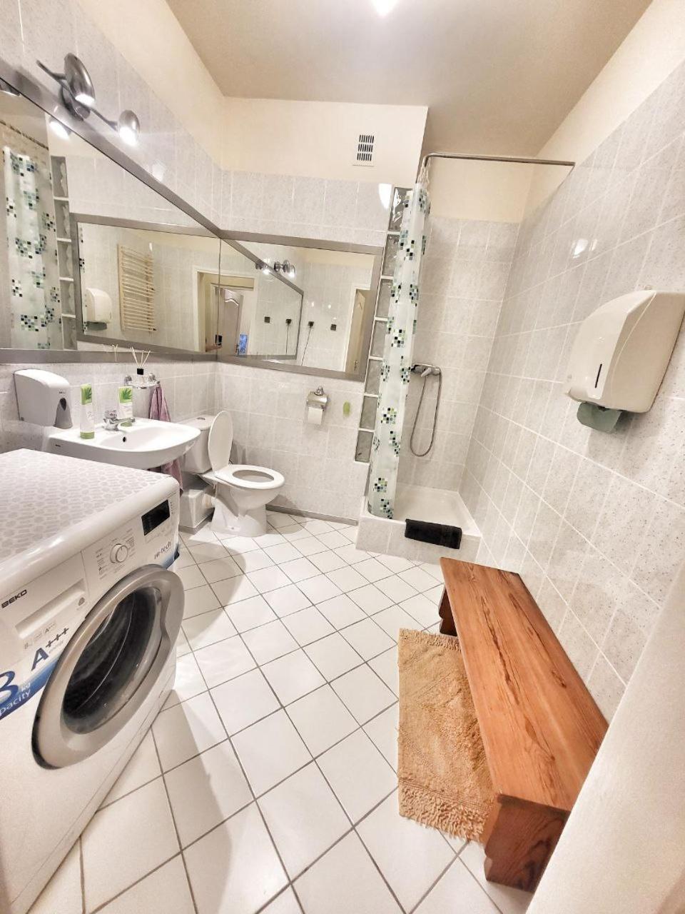 Przy Alejach Jerozolimskich Apartament *