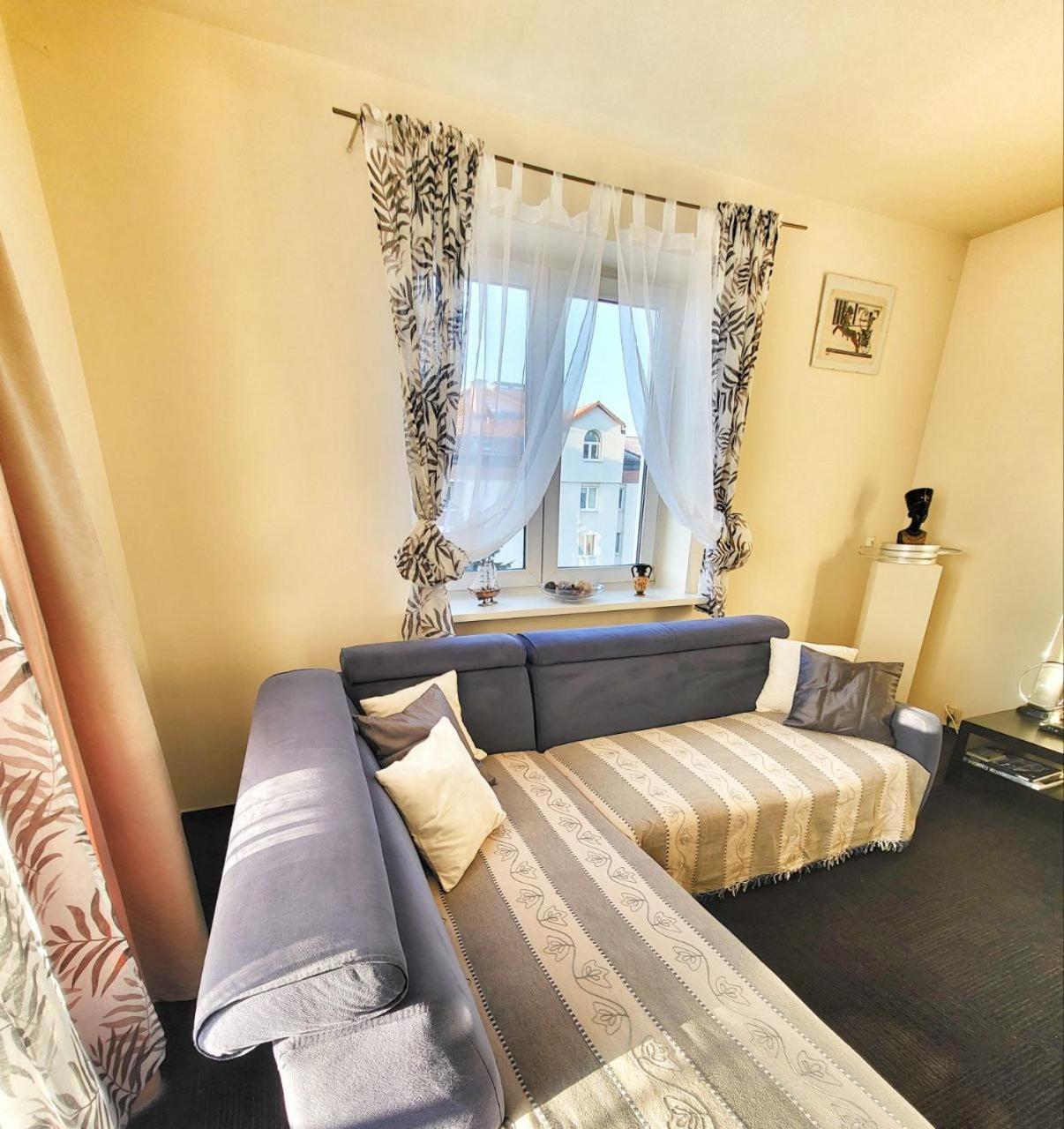 Przy Alejach Jerozolimskich Apartament *